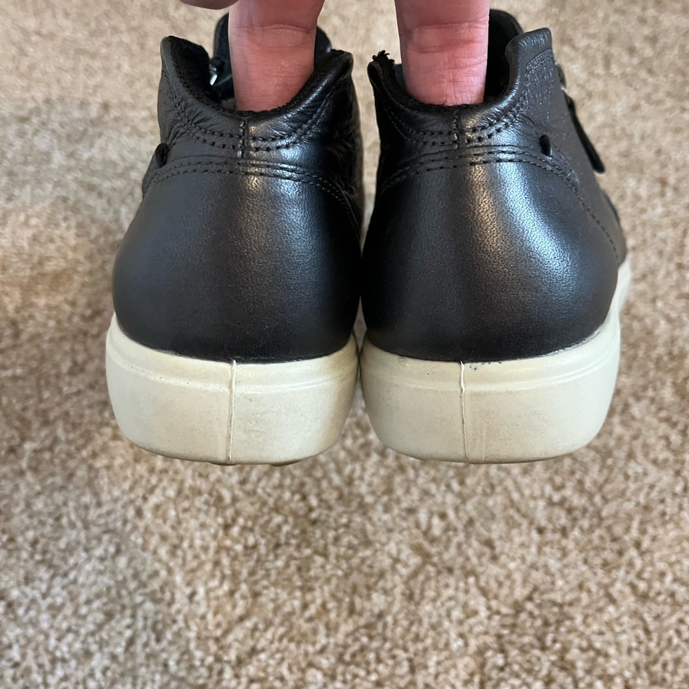 Ecco Soft 7 Metallic Black Leather Side Zip Bootie - Picture 9 of 11
